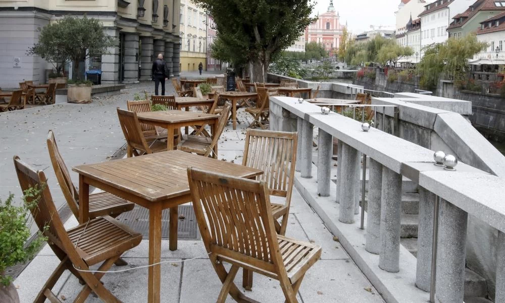 Σλοβενία: Ανοίγουν ύστερα από 8 μήνες οι υπαίθριοι χώροι